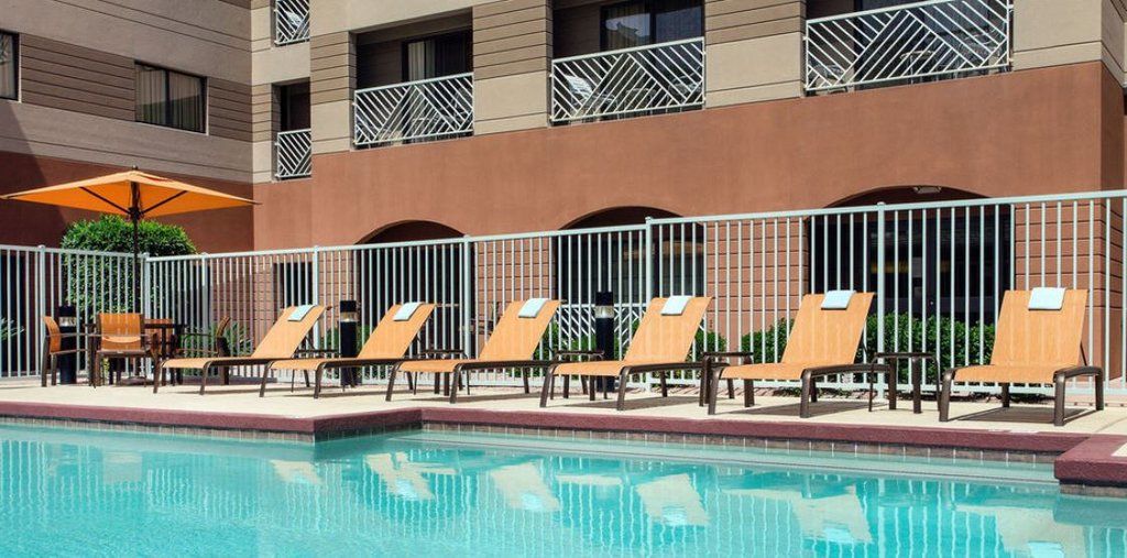 Courtyard By Marriott Scottsdale Old Town Hotell Exteriör bild